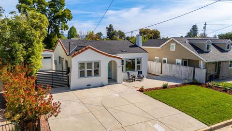 Photo of 1414 Laurel St, Santa Cruz, CA 95060 (MLS # ML82043296)