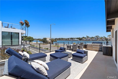 Photo of 339 La Verne AVE, Long Beach, CA 90803 (MLS # OC26147802)