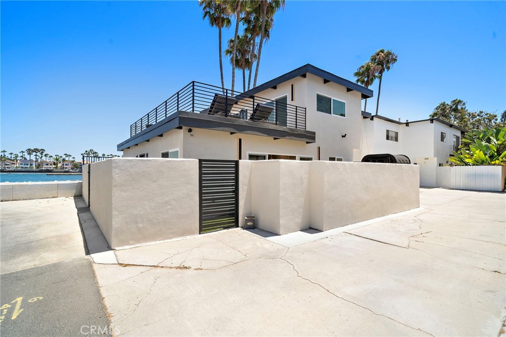 339 La Verne