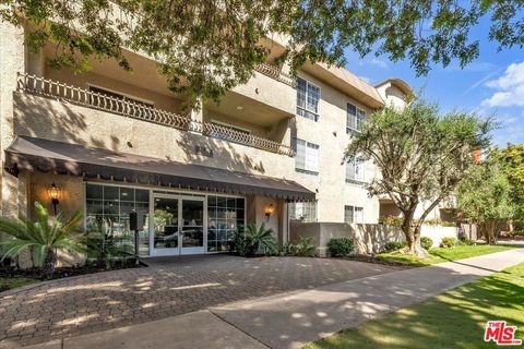 Photo of 4647 Willis Avenue #212, Sherman Oaks, CA 91403 (MLS # 26666635)