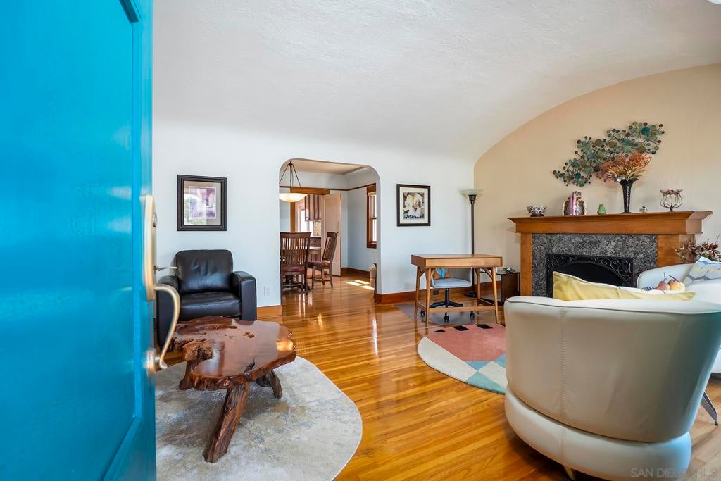 3559 Villa Terrace