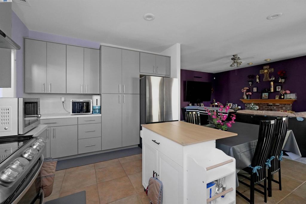 SYCAMORE VILLAGE - Residential