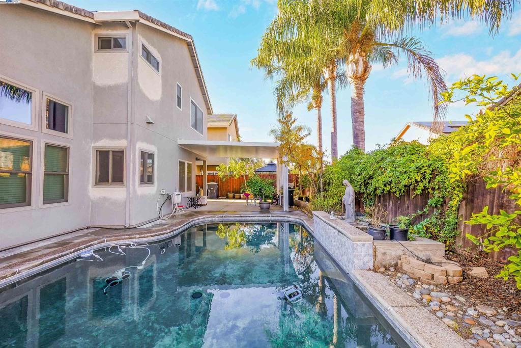 SYCAMORE VILLAGE - Residential