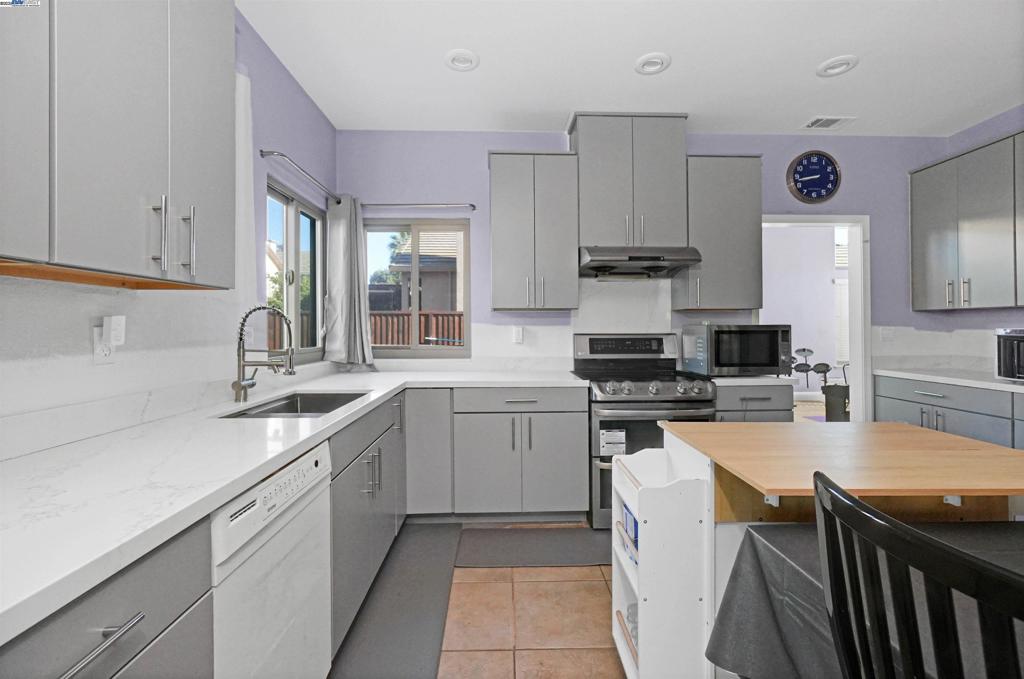 SYCAMORE VILLAGE - Residential