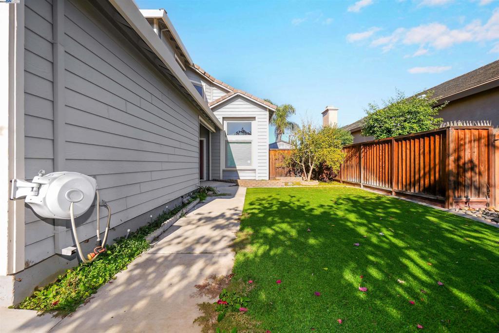 SYCAMORE VILLAGE - Residential