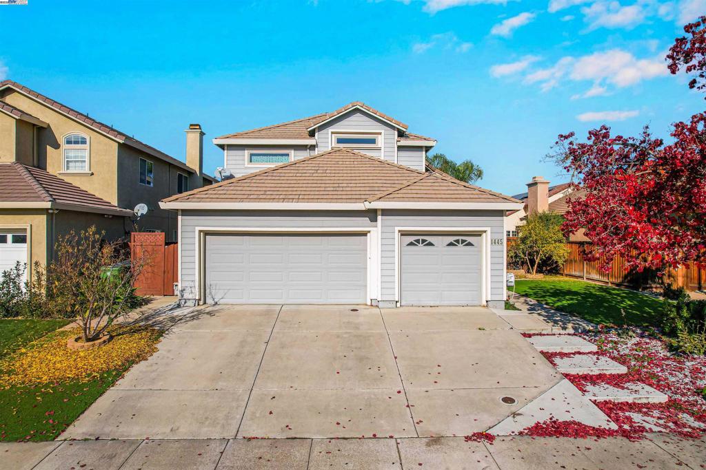 SYCAMORE VILLAGE - Residential