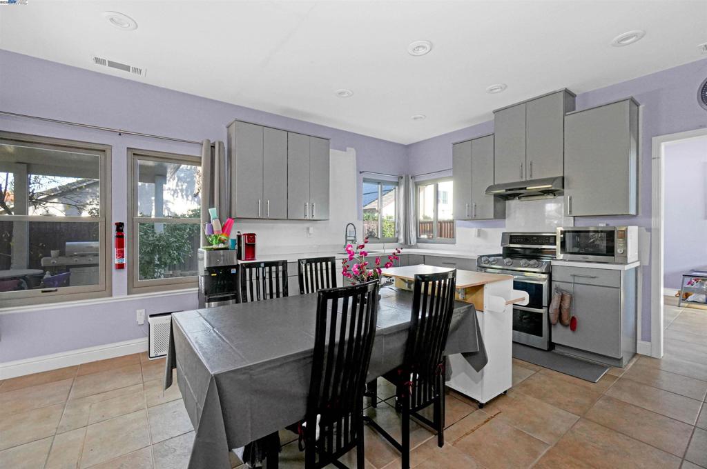 SYCAMORE VILLAGE - Residential