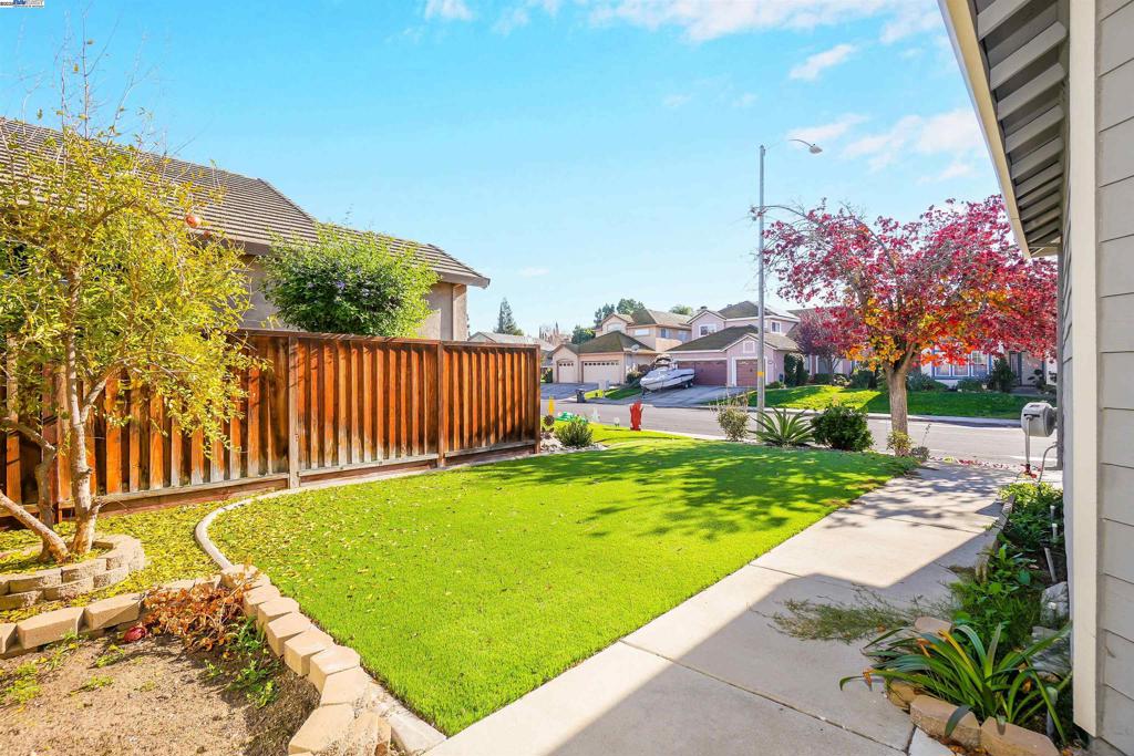 SYCAMORE VILLAGE - Residential