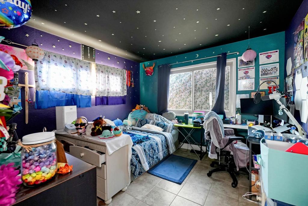 SYCAMORE VILLAGE - Residential