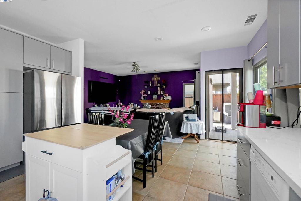 SYCAMORE VILLAGE - Residential