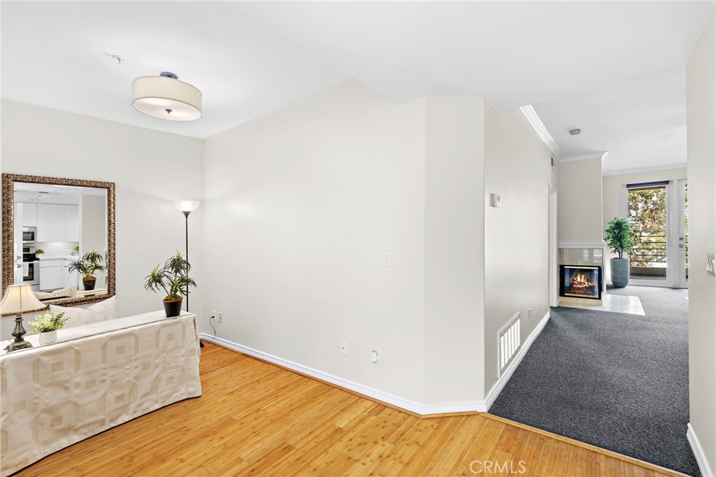 2243 Martin Street 310