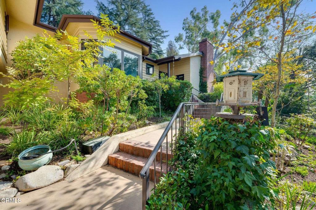 494 California Terrace