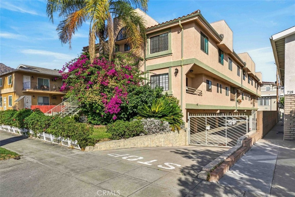 722 E Orange Grove Avenue D, Burbank CA 91501