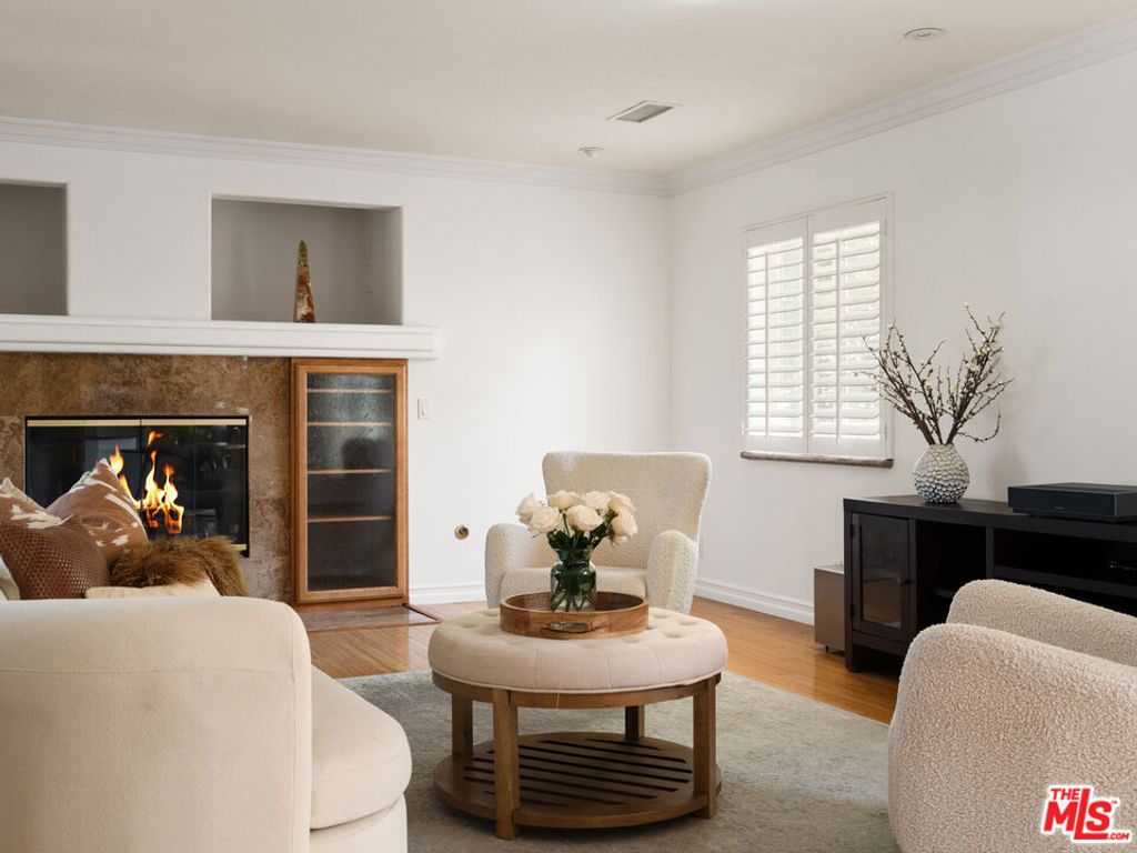 Photo of 22780 Macfarlane Drive, Woodland Hills, CA 91364 (MLS # 26712581)