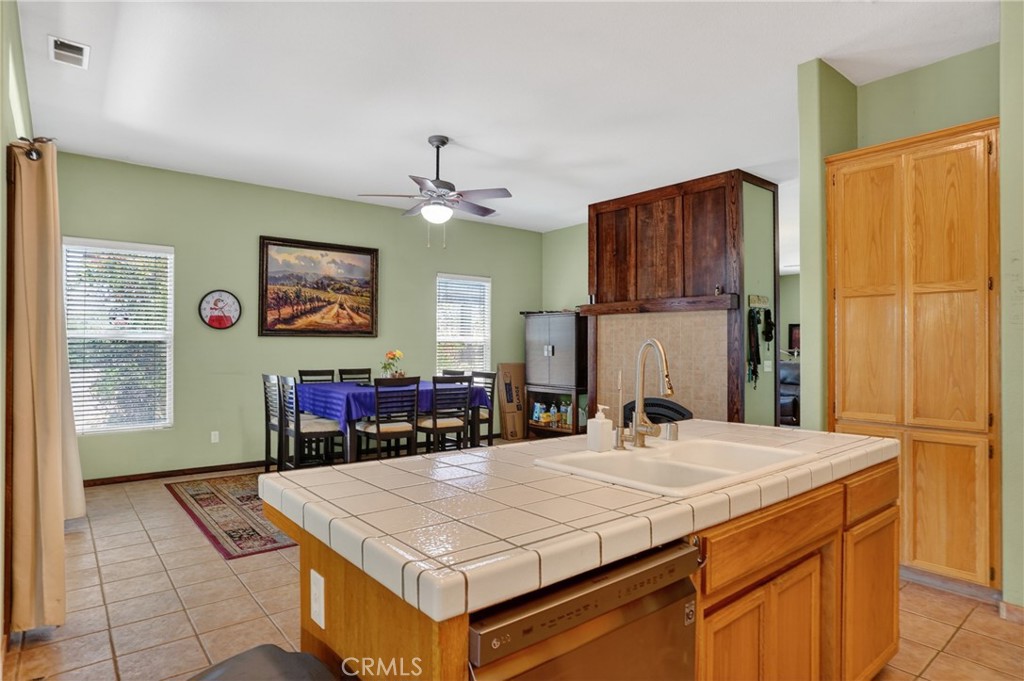 5696 Loma Real