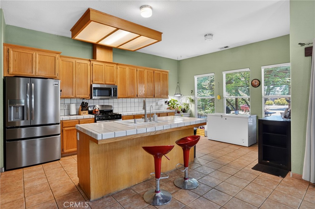 5696 Loma Real