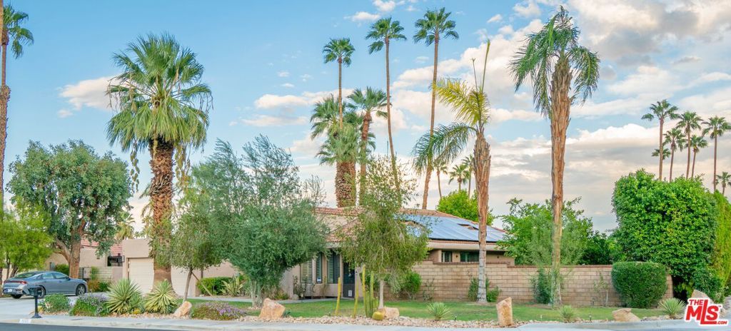 Photo of 1592 S Compadre Road, Palm Springs, CA 92264 (MLS # 25604453)