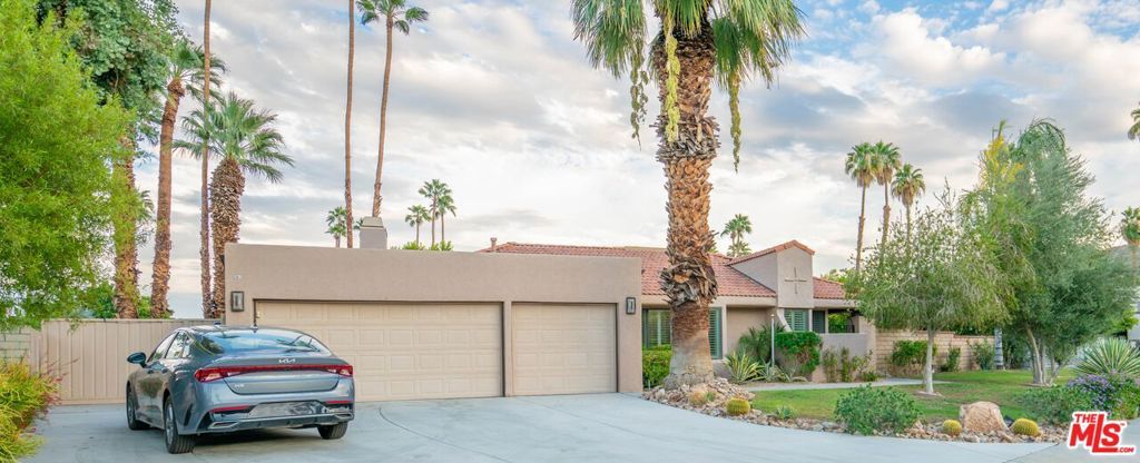 Photo of 1592 S Compadre Road, Palm Springs, CA 92264 (MLS # 25604453)