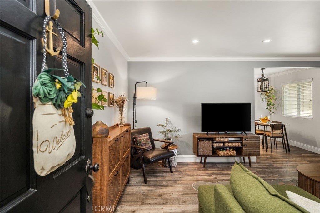 660 S Glassell 44