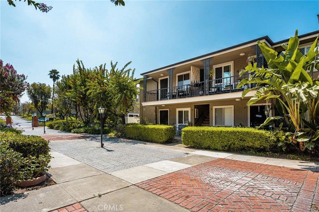 660 S Glassell 44