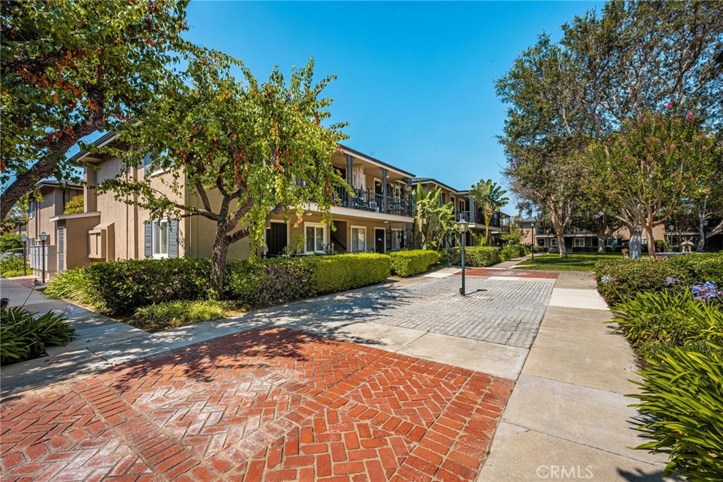 660 S Glassell 44