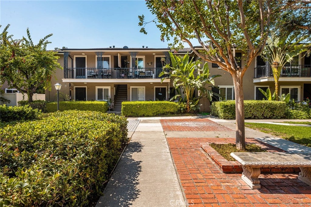 660 S Glassell 44