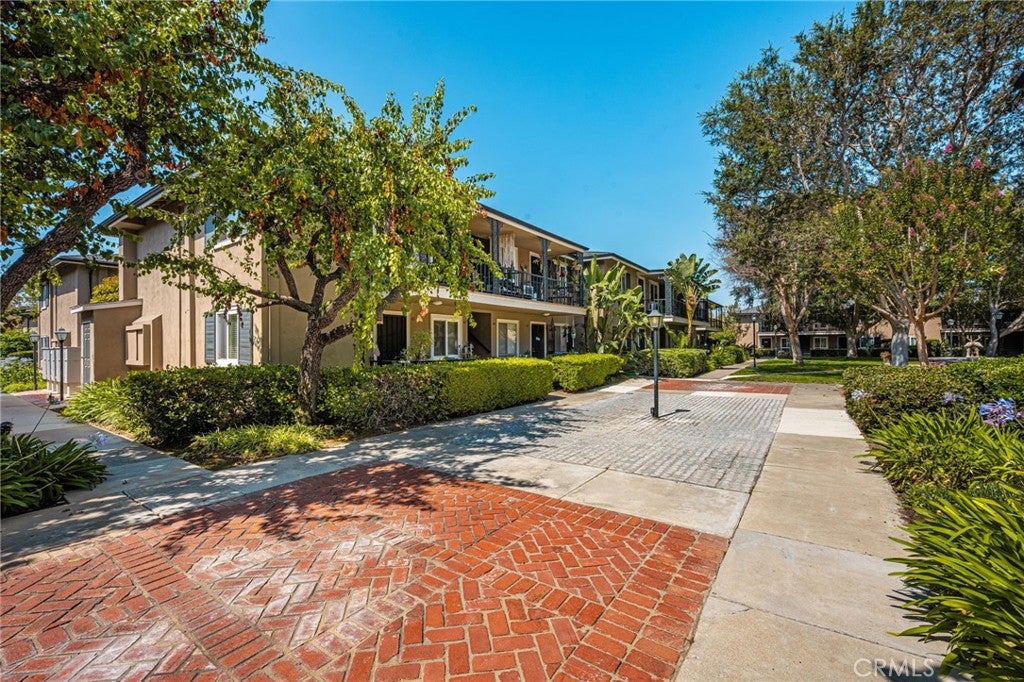 660 S Glassell 44