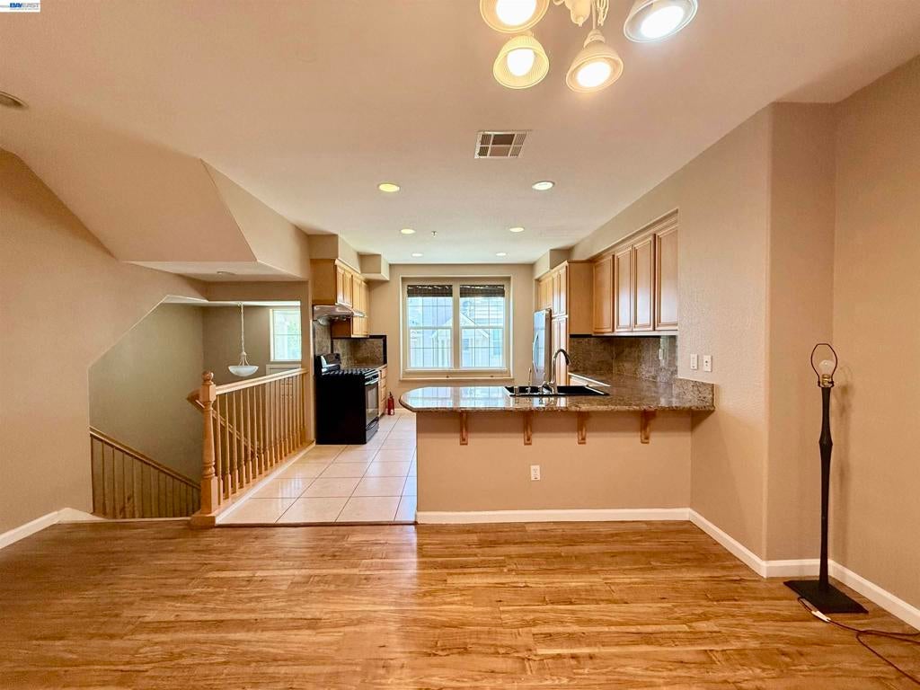 550 Summer Ln LN, Richmond CA 94806