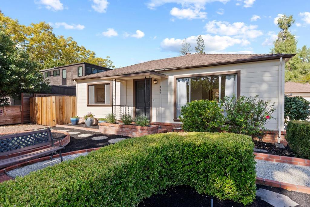 794 Encina Grande Drive