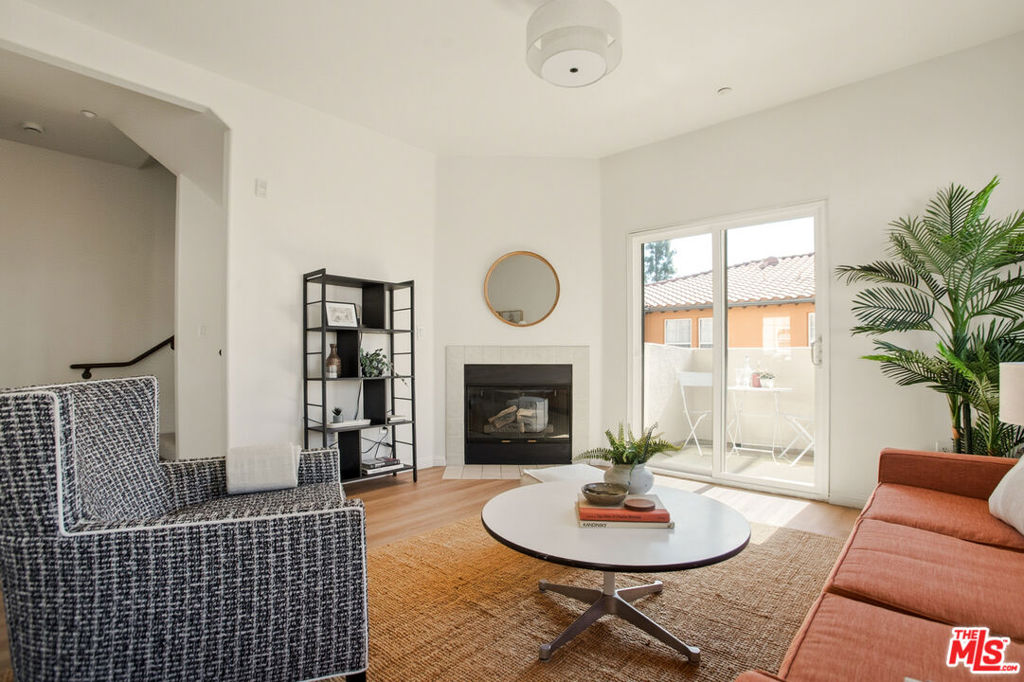 3711 Baldwin Street 1401