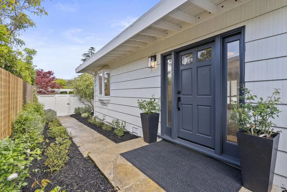 Belvedere, California 94920, United States, 3 Bedrooms Bedrooms, ,3 BathroomsBathrooms,Residential,Active,222133