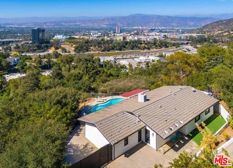 Photo of 3201 Bonnie Hill Drive, Los Angeles, CA 90068 (MLS # 26866431)