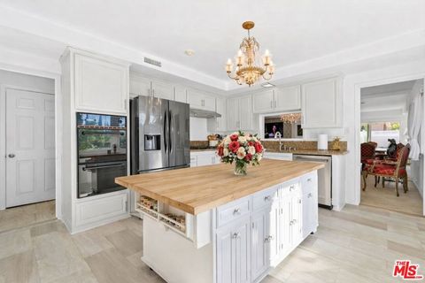 Tiny photo for 8479 Moorcroft Avenue, West Hills, CA 91304 (MLS # 26640303)