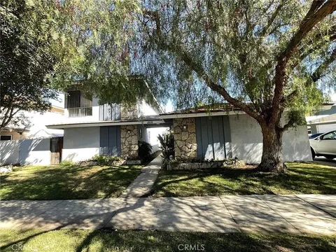 MLS: OC26085124