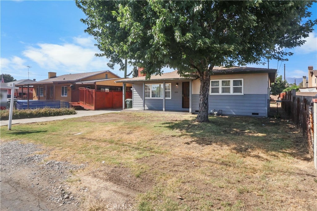 15851 E Kingside