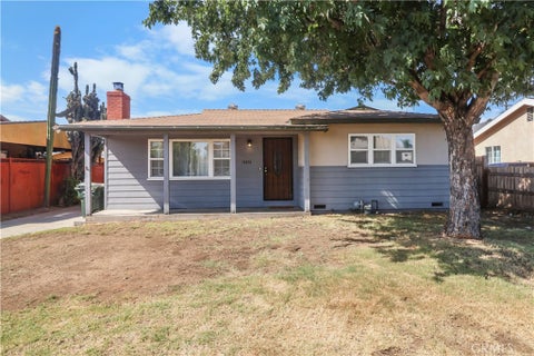 Photo of 15851 E Kingside DR, Covina, CA 91722 (MLS # CV26134301)