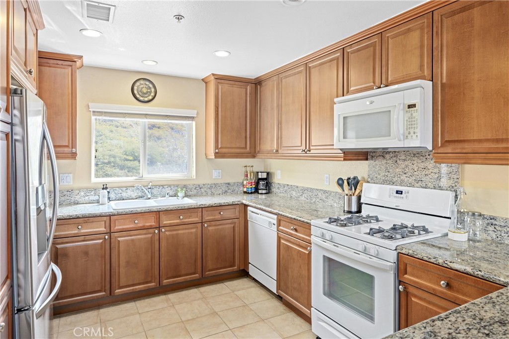 2802 Green River Road 101