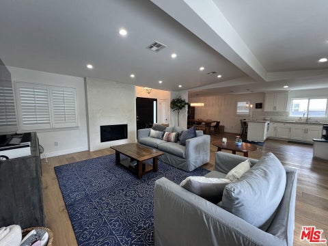 Photo of 3350 Mclaughlin Avenue, Los Angeles, CA 90066 (MLS # 26860881)