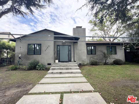 Photo of 3350 Mclaughlin Avenue, Los Angeles, CA 90066 (MLS # 26860881)