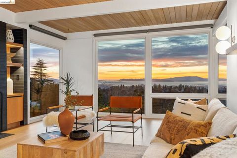 Photo of 5915 Mazuela Dr Dr, Oakland, CA 94611 (MLS # 41129394)