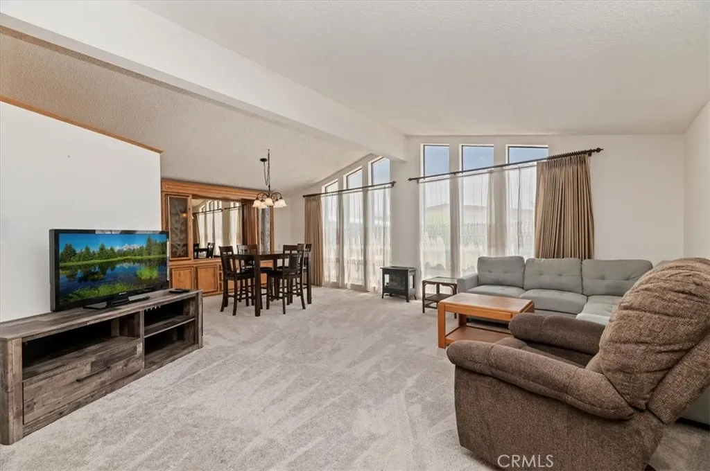 Redlands, California 92374, United States, 2 Bedrooms Bedrooms, ,2 BathroomsBathrooms,Residential,Active,186206