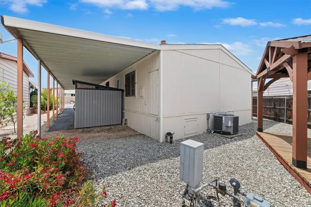 Redlands, California 92374, United States, 2 Bedrooms Bedrooms, ,2 BathroomsBathrooms,Residential,Active,186206