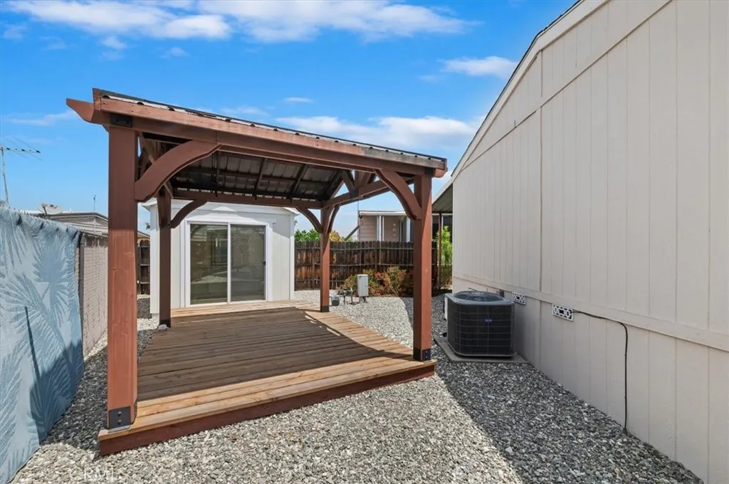 Redlands, California 92374, United States, 2 Bedrooms Bedrooms, ,2 BathroomsBathrooms,Residential,Active,186206