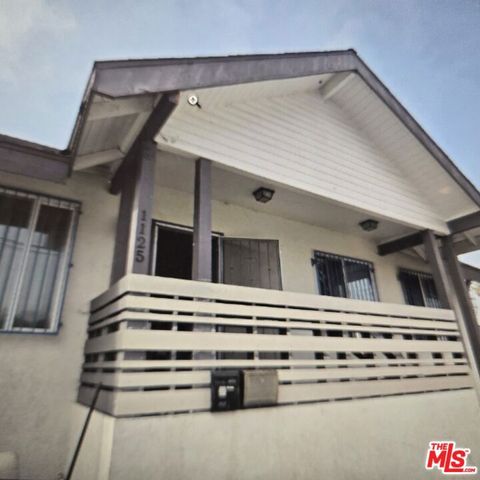 Photo of 1125 Irolo Street, Los Angeles, CA 90006 (MLS # 26665425)