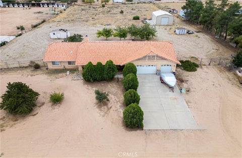 Photo of 13853 Farmington ST, Oak Hills, CA 92344 (MLS # HD26220838)