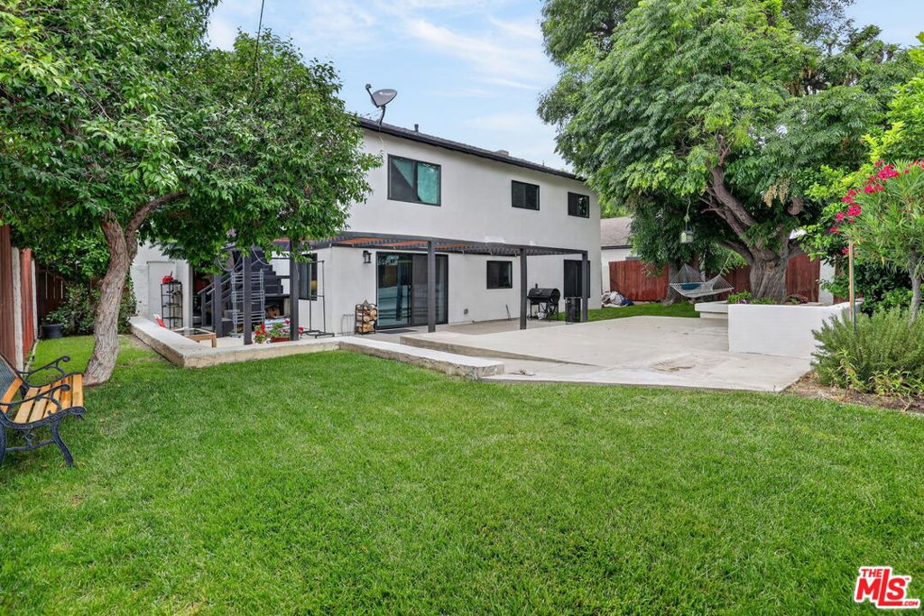 Photo of 2148 Elmdale Avenue, Simi Valley, CA 93065 (MLS # 26847763)