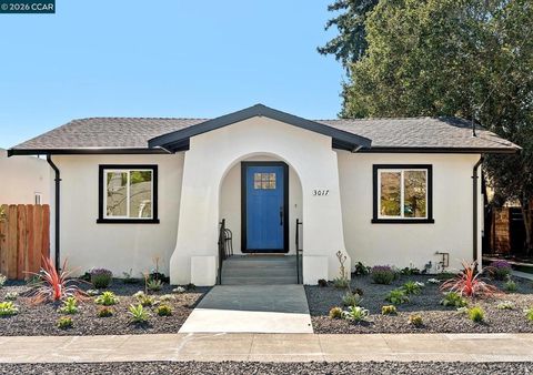 Photo of 3017 Madeline St St, Oakland, CA 94602 (MLS # 41126051)