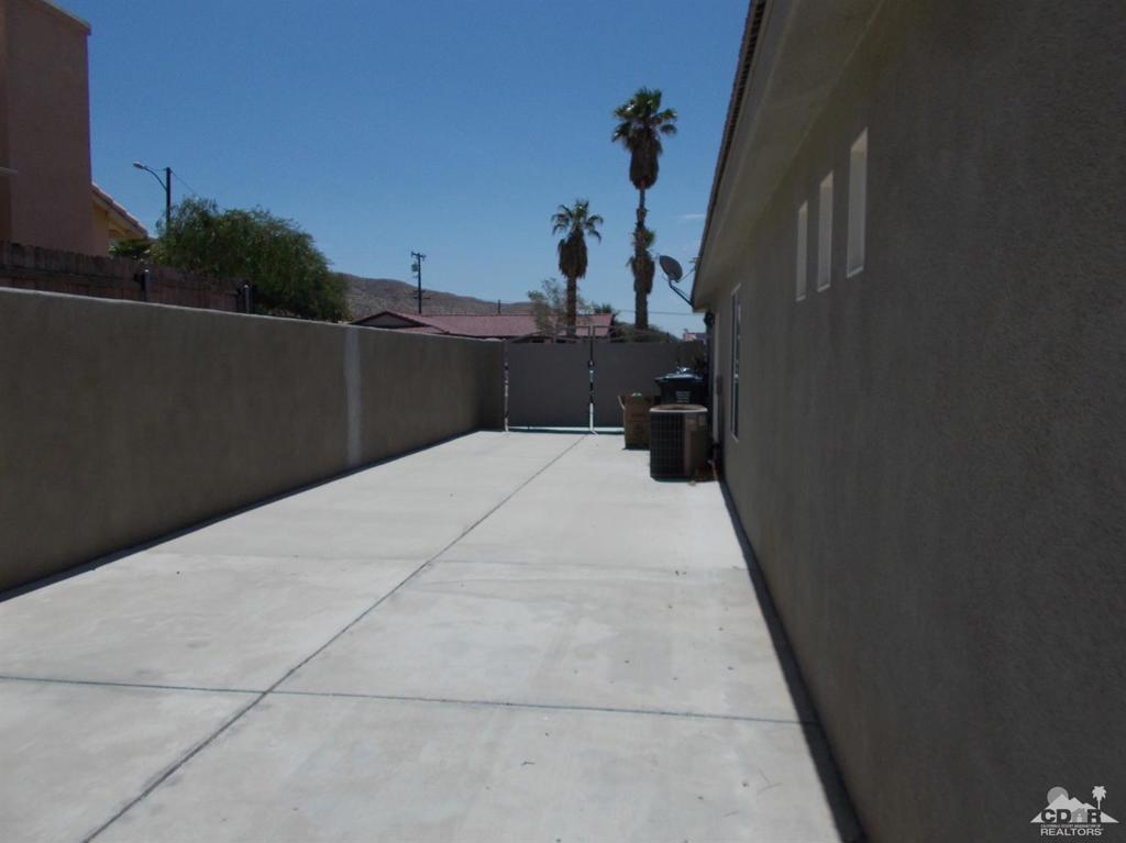 Vista Del Valle - Residential Lease