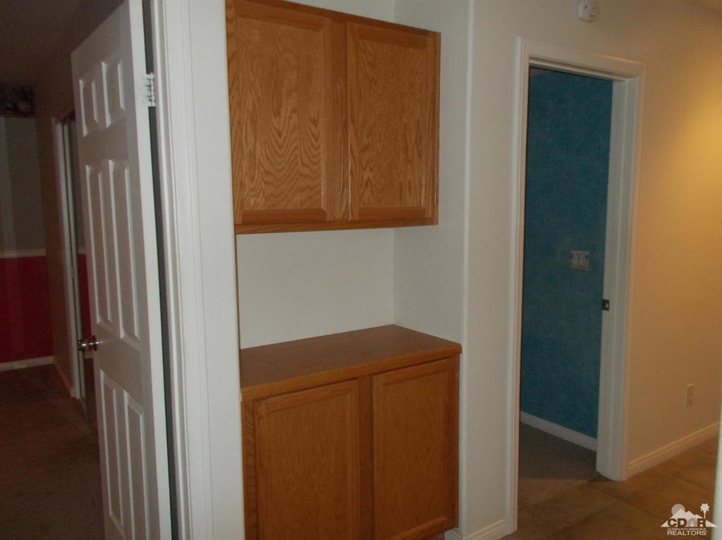 Vista Del Valle - Residential Lease