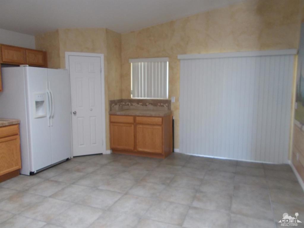 Vista Del Valle - Residential Lease